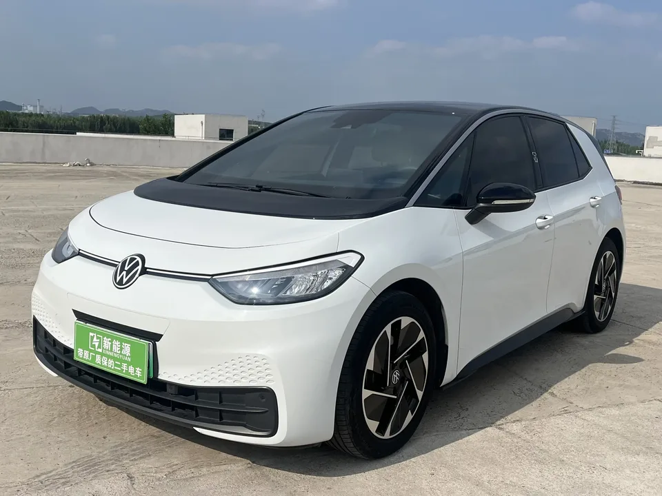 Volkswagen ID.3 Volkswagen ID.3 2024 Pure Smart Edition 2024 — photo 1, buy with delivery to Moscow