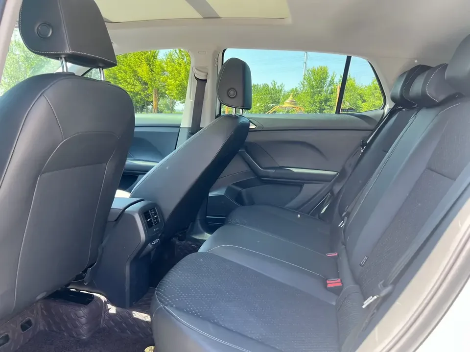 Volkswagen Explore the shadows Explore the shadows 2023 200TSI DSG Joy Smart Edition 2025 — thumbnail 3