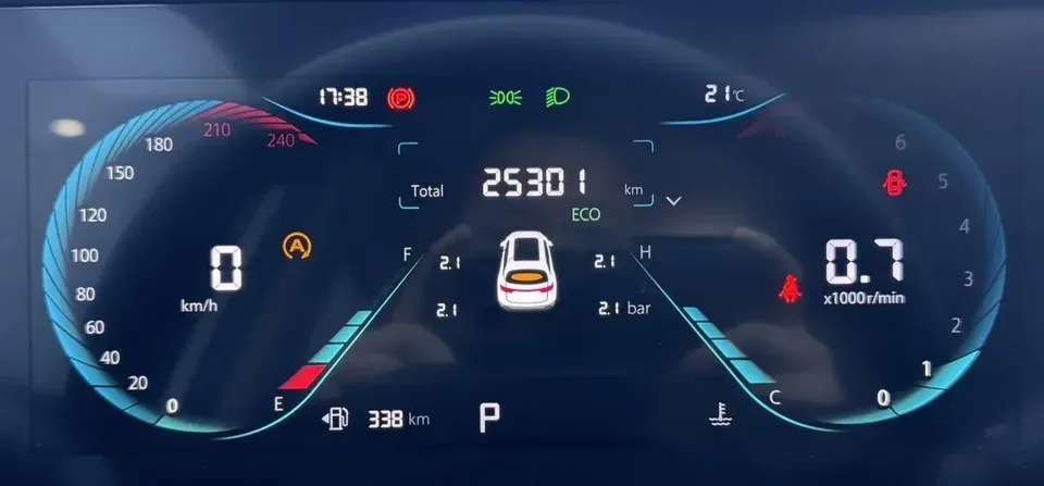 Changan CS35 Plus Changan CS35 PLUS 2023 Enjoyable Edition Blue Whale NE 1.4T DCT Luxury Edition 2023 — миниатюра 3