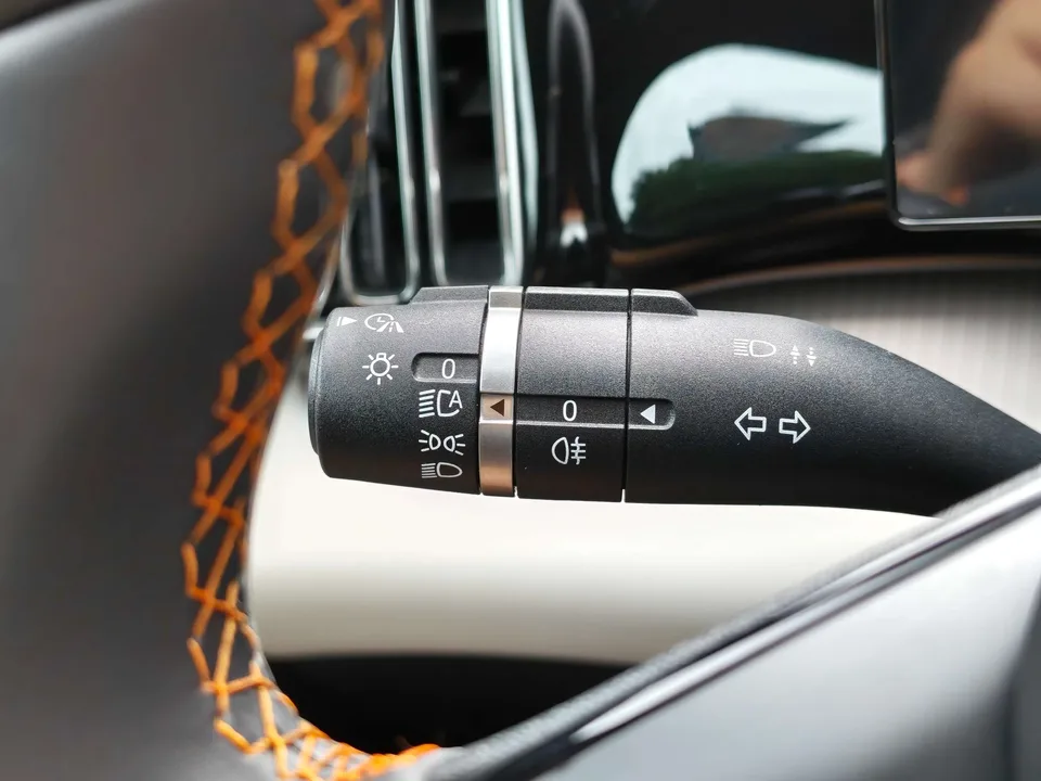 BYD Song Pro DM Song Pro DM 2024 DM-i Honor Edition 71km Pilot Edition 2024 — миниатюра 4