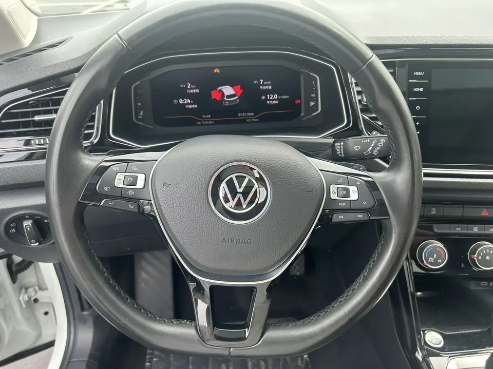 Volkswagen T-Roc TANG 2022 280TSI DSG 2WD Comfort PLUS 2022 — thumbnail 3
