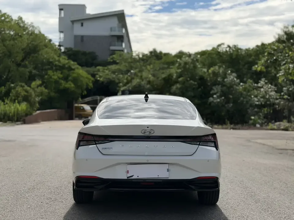 Hyundai Elantra Elantra 2021 1.5L CVT LUX Premium Edition 2022 — thumbnail 2