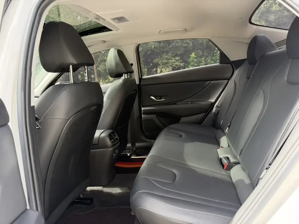 Hyundai Elantra Elantra 2021 1.5L CVT LUX Premium Edition 2022 — thumbnail 4