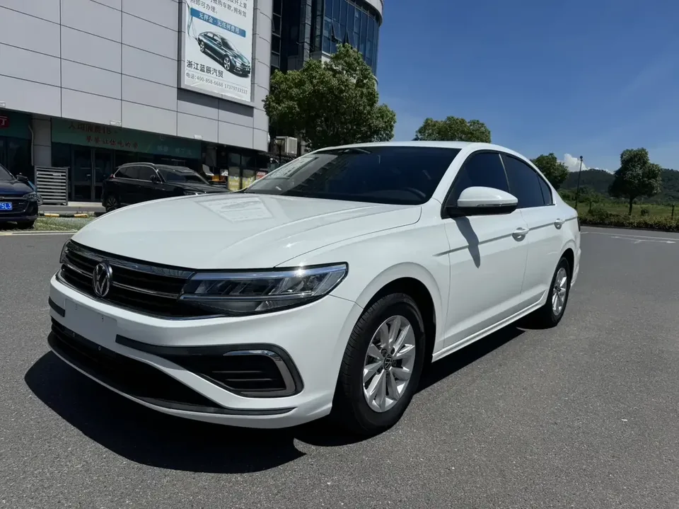 Volkswagen Bora Bora 2023 1.5L Automatic Limited Edition 2023 — photo 1, buy with delivery to Moscow