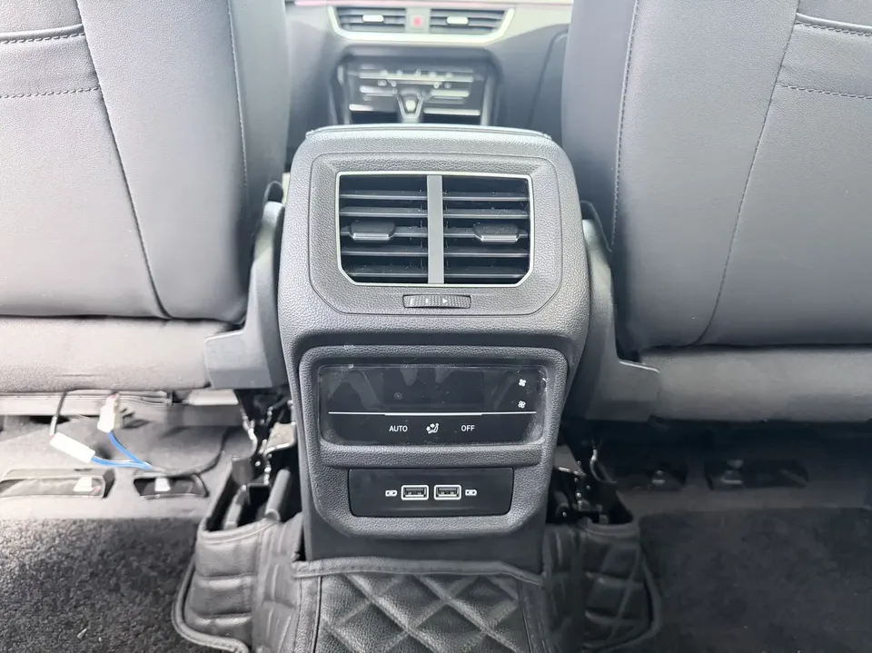 Volkswagen Tayron Tanyue 2023 280TSI 2WD Luxury Plus Advanced Edition 2023 — thumbnail 3