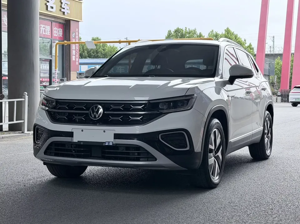 Volkswagen Tayron Tanyue 2023 280TSI 2WD Luxury Plus Advanced Edition 2023 — photo 1, buy with delivery to Moscow