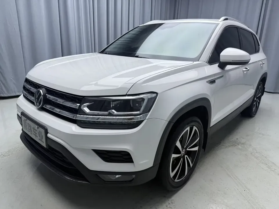 Volkswagen Tharu tuyue 2022 280TSI 2WD Deluxe Edition 2022 — photo 1, buy with delivery to Moscow