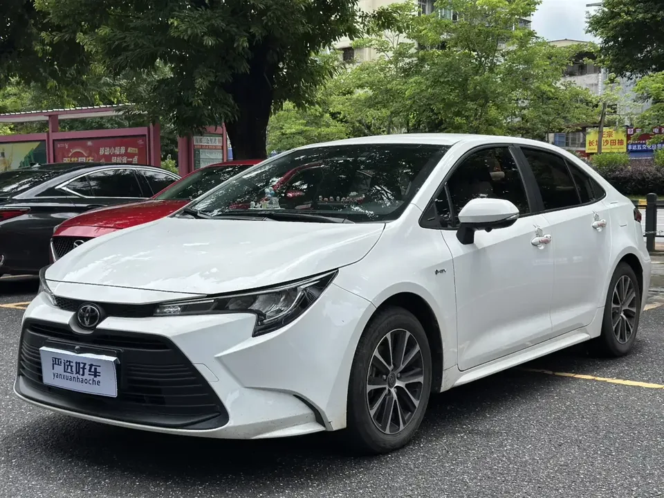 Toyota Levin Lei Ling 2024 Hybrid 1.8L Leading Edition 2025 — photo 1, buy with delivery to Moscow