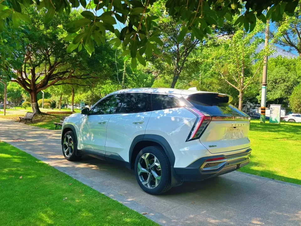 Geely Atlas L Boyue L 2023 1.5TD DCT Premium 2023 — thumbnail 2