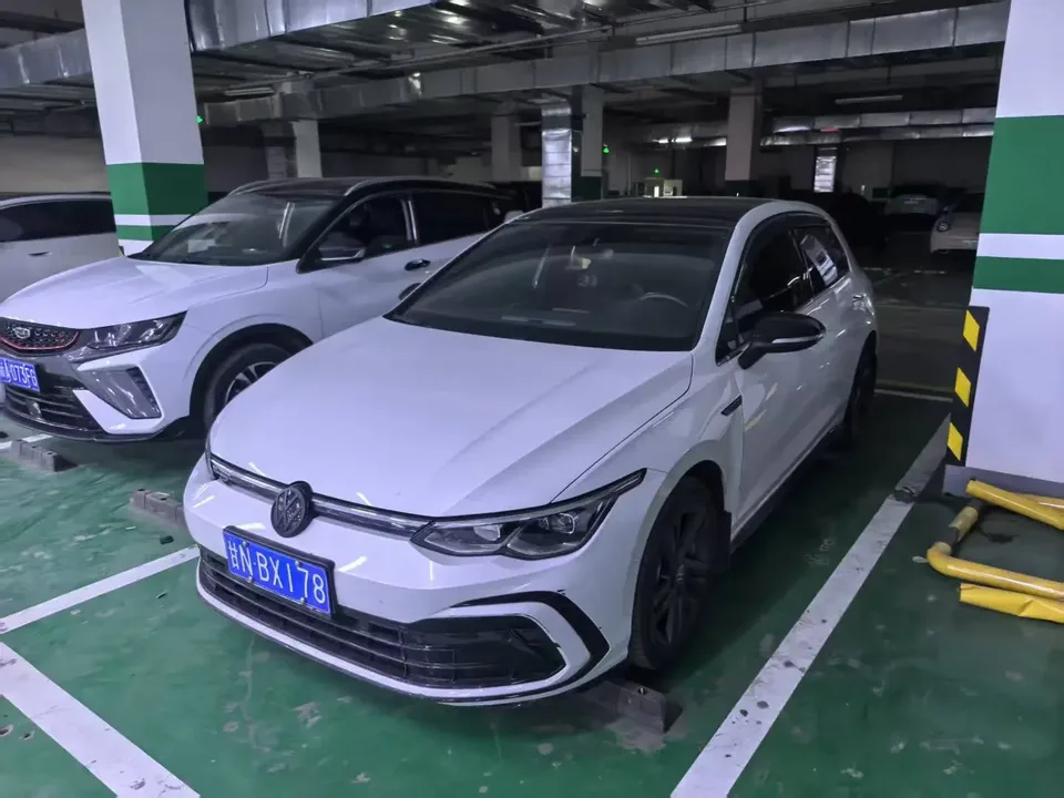 Volkswagen Golf golf 2023 280TSI DSG R-Line Lite 2023 — photo 1, buy with delivery to Moscow