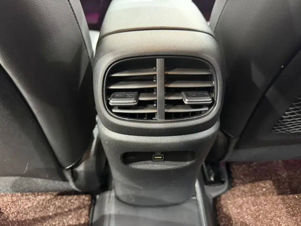 Hyundai Elantra Elantra 2022 1.5L CVT LUX Premium Edition 2023 — thumbnail 3