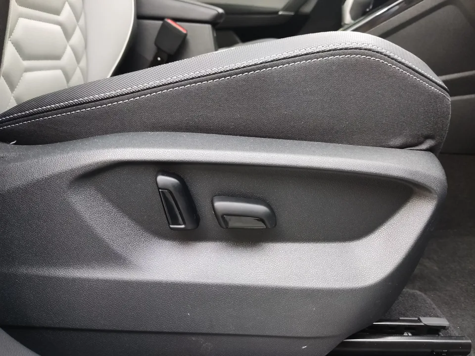 Volkswagen Tayron Tanyue 2023 280TSI 2WD Luxury Plus Advanced Edition 2023 — thumbnail 5