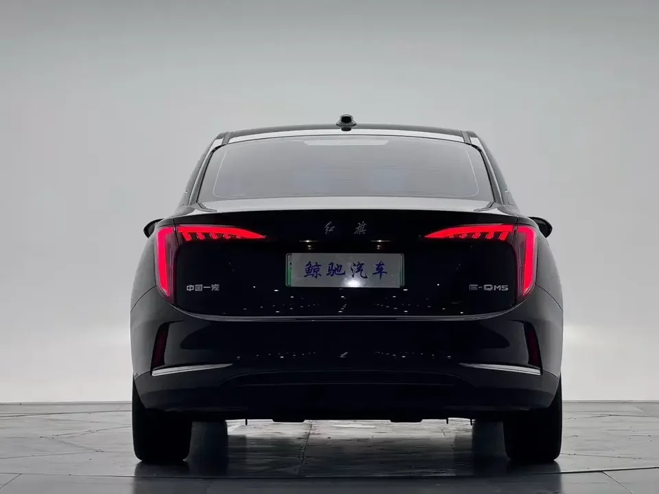 Hongqi E-QM5 Hongqi E-QM5 2022 Charging 431km LeXiang Edition 5-seater 2023 — thumbnail 2
