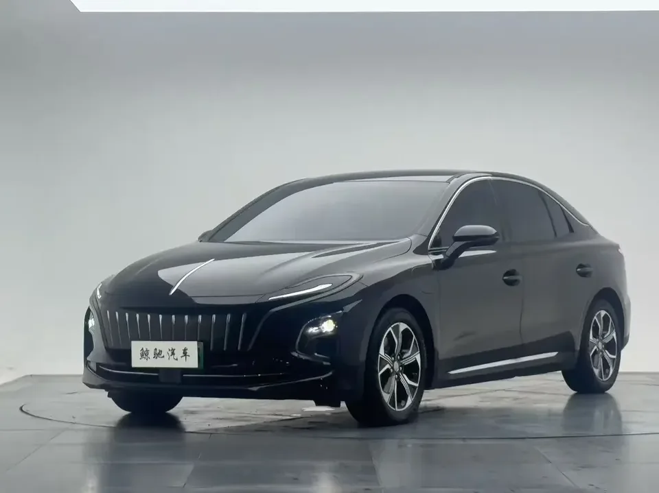 Hongqi E-QM5 Hongqi E-QM5 2022 Charging 431km LeXiang Edition 5-seater 2023 — photo 1, buy with delivery to Moscow