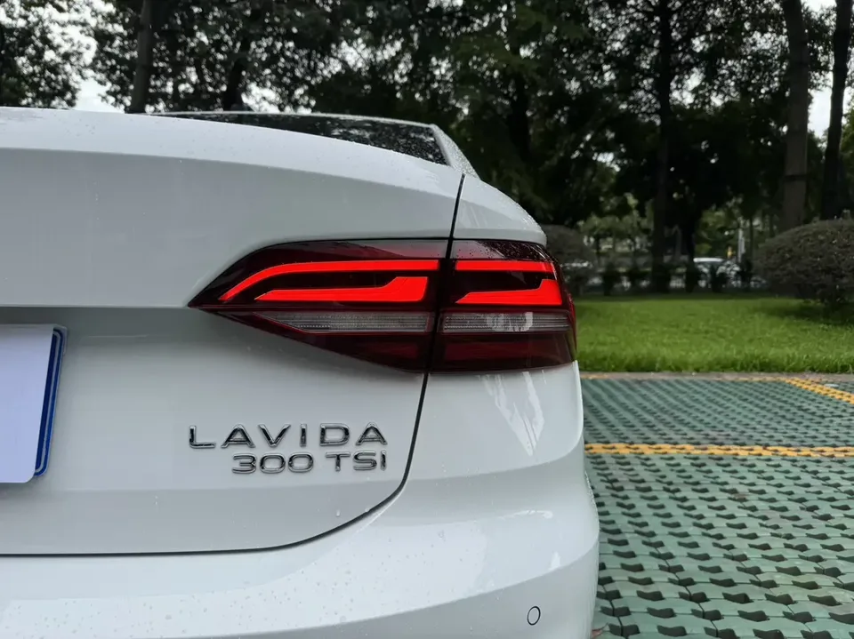 Volkswagen Lavida Lavida 2024 300TSI DSG Full Elegance Edition 2024 — миниатюра 3