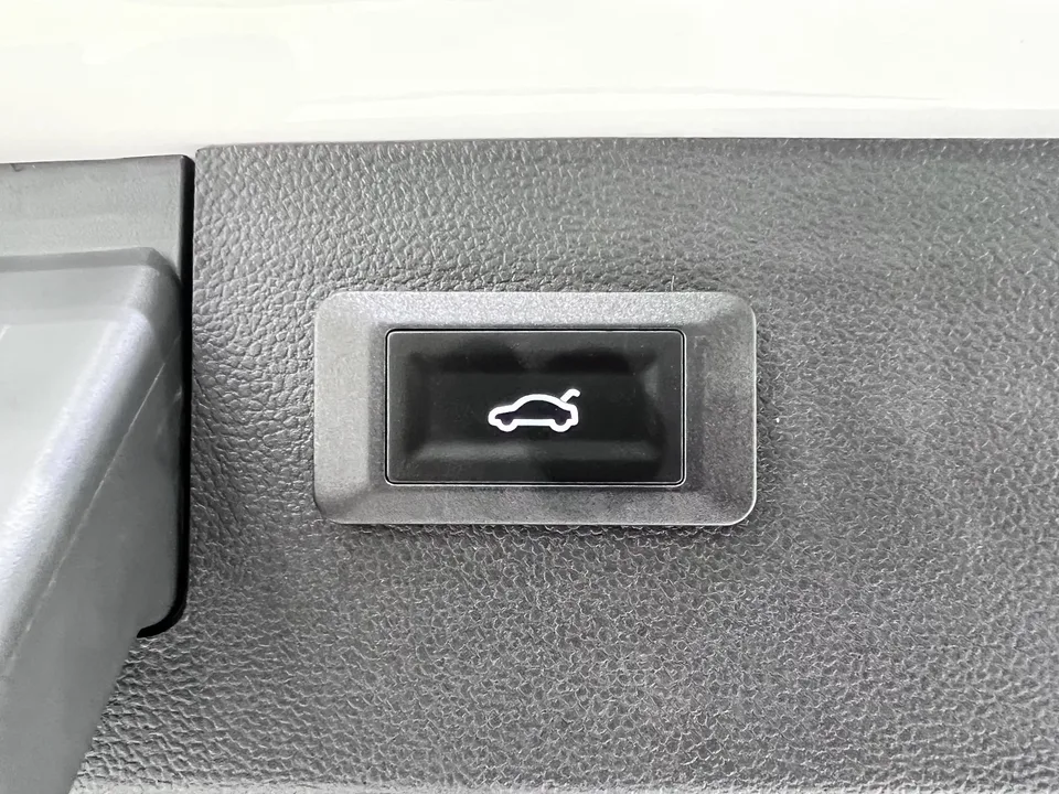 Volkswagen Tharu tuyue 2022 280TSI 2WD Deluxe Edition 2022 — thumbnail 3