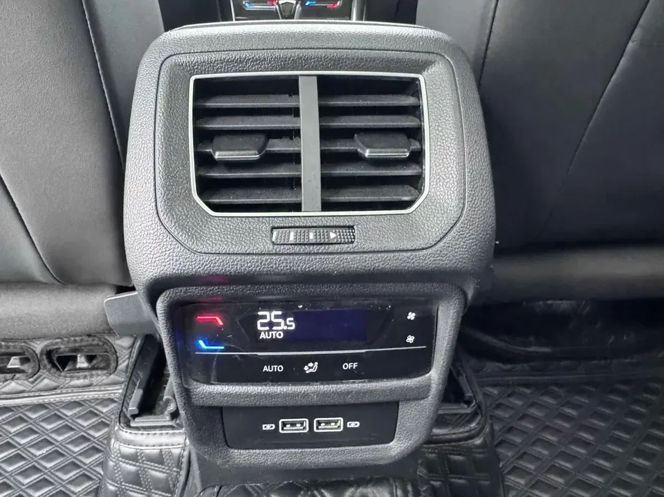 Volkswagen Tayron Tanyue 2023 280TSI 2WD Luxury Plus Advanced Edition 2022 — thumbnail 2