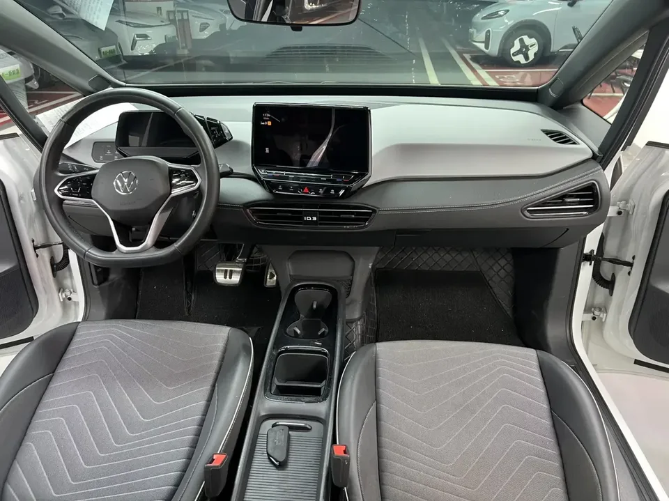 Volkswagen ID.3 Volkswagen ID.3 2024 Outstanding Edition 2024 — thumbnail 3