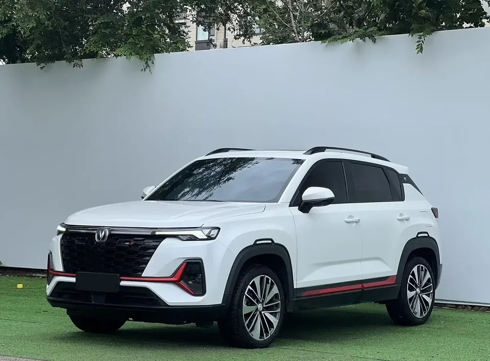 Changan CS35 Plus Changan CS35 PLUS 2023 Enjoyable Edition Blue Whale NE 1.4T DCT Premium Edition 2023 — photo 1, buy with delivery to Moscow
