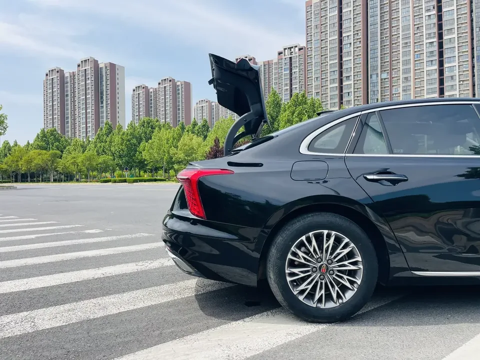Hongqi H5 Hongqi H5 2024 1.5T DCT Zhilian Qiyun Edition 2023 — thumbnail 4