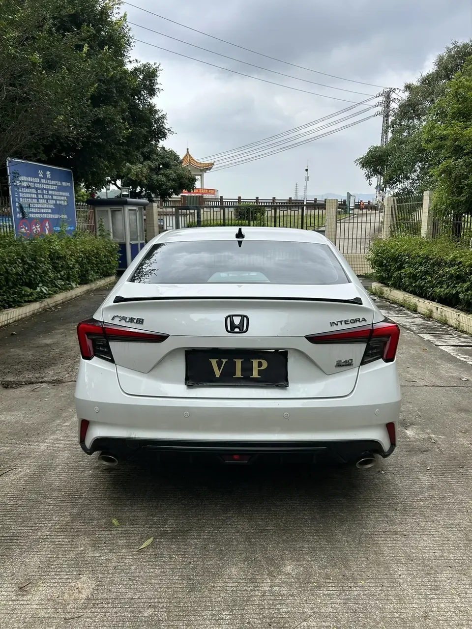 Honda Integra Style 2022 240TURBO CVT Phantom Night Tech Edition 2022 — thumbnail 2