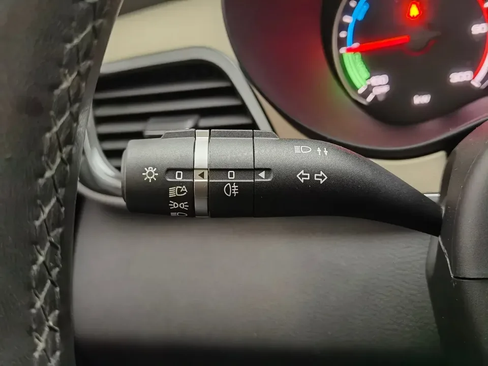 BYD Song MAX DM Song MAX DM 2022 DM-i 105KM Flagship 2022 — thumbnail 5