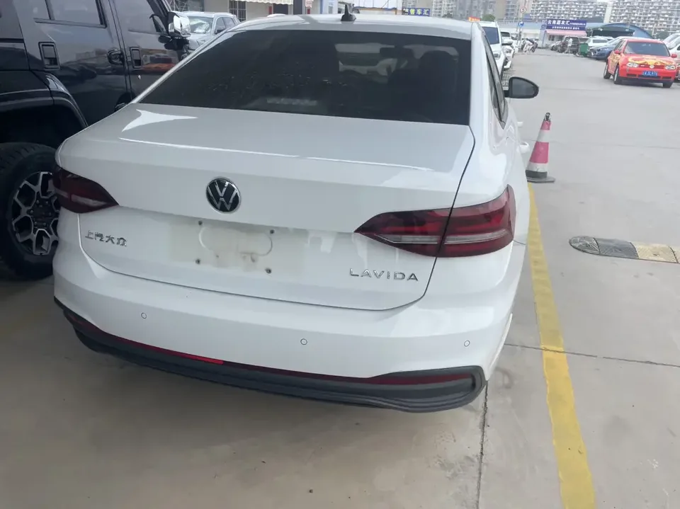 Volkswagen Lavida Lavida 2023 1.5L Automatic Deyi Edition 2023 — thumbnail 2