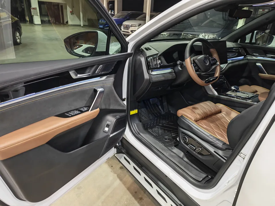 BYD Tang DM Tang DM 2021 DM-i 1.5T 112KM Premium Edition 2022 — thumbnail 4