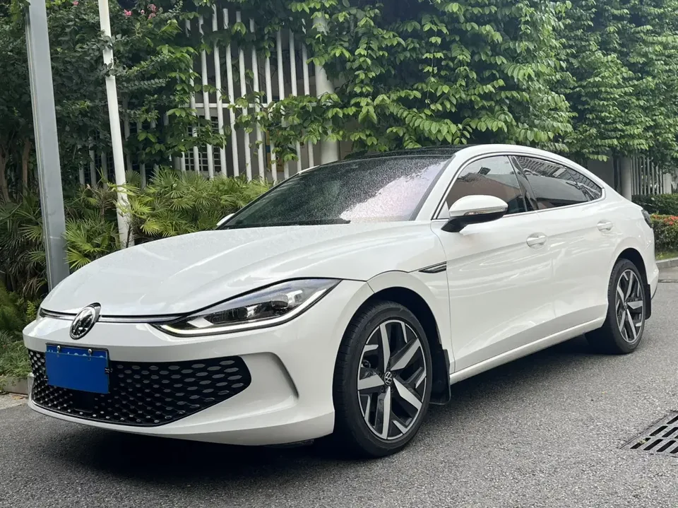 Volkswagen Lamando Lingdu 2024 Lingdu L 280TSI DSG Hot Edition 2024 — photo 1, buy with delivery to Moscow