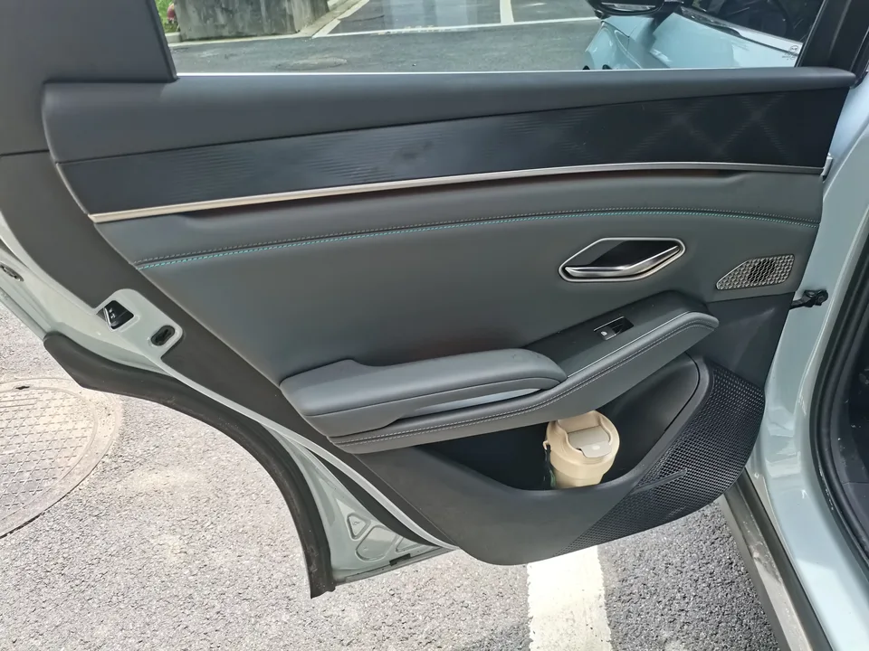 BYD Qin L DM Qin L DM 2025 DM-i 80KM Intelligent Driving Edition 2025 — миниатюра 5