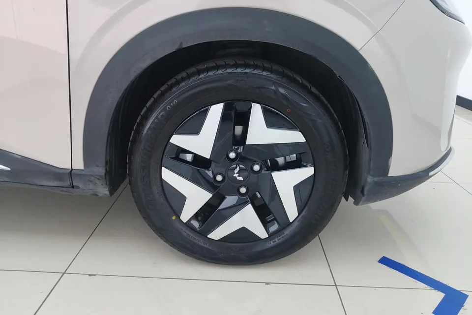 Wuling Bingo S Bingo S 2025 325km Flagship Model 2025 — thumbnail 3