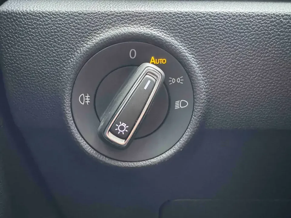 Volkswagen T-Roc TANG 2021 280TSI DSG 2WD R-Line Pro Smart Edition 2022 — thumbnail 5
