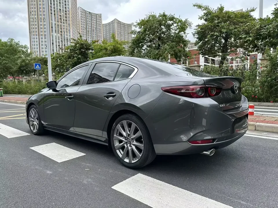 Mazda Axela Mazda3 Angkesela 2021 2.0L Automatic Elegant Edition 2022 — thumbnail 2