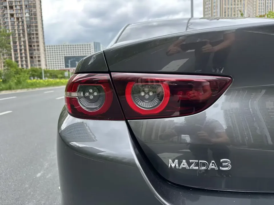 Mazda Axela Mazda3 Angkesela 2021 2.0L Automatic Elegant Edition 2022 — thumbnail 3