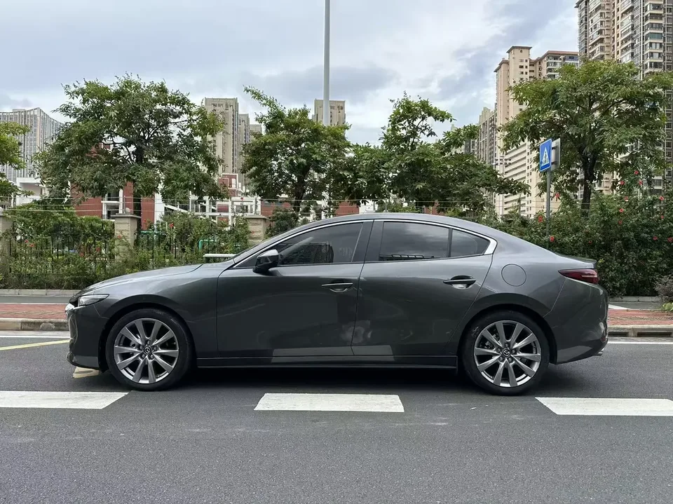 Mazda Axela Mazda3 Angkesela 2021 2.0L Automatic Elegant Edition 2022 — thumbnail 4