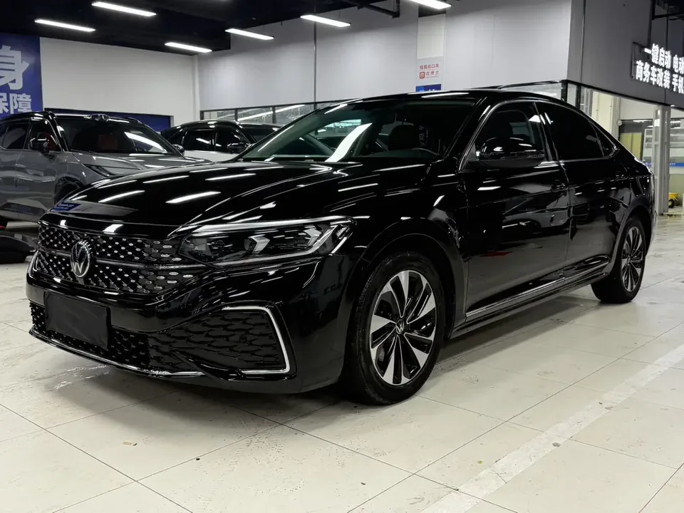 Volkswagen Passat Passat 2022 280TSI Star Elite Edition 2022 — photo 1, buy with delivery to Moscow