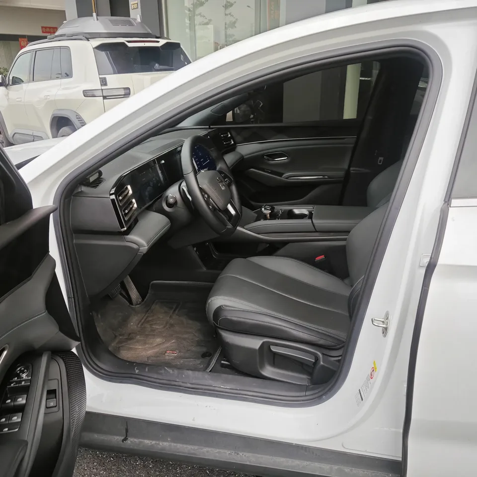 BYD Qin L DM Qin L DM 2025 Intelligent Driving Edition DM-i 80KM Leading Edition 2025 — thumbnail 3