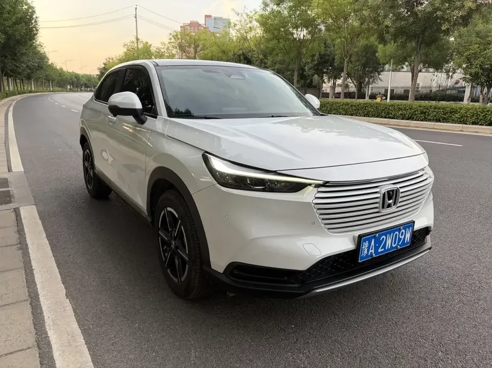 Honda VEZEL Binzhi 2023 1.5L CVT Deluxe Edition 2023 — thumbnail 3