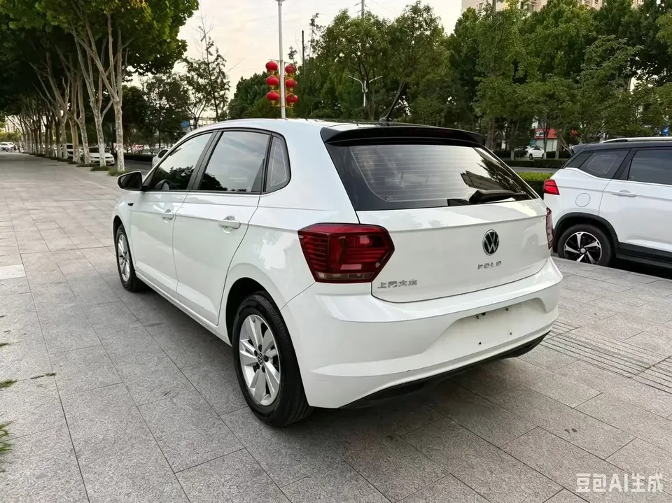 Volkswagen Polo Polo 2023 Plus 1.5L Automatic Colorful Technology Edition 2024 — thumbnail 4
