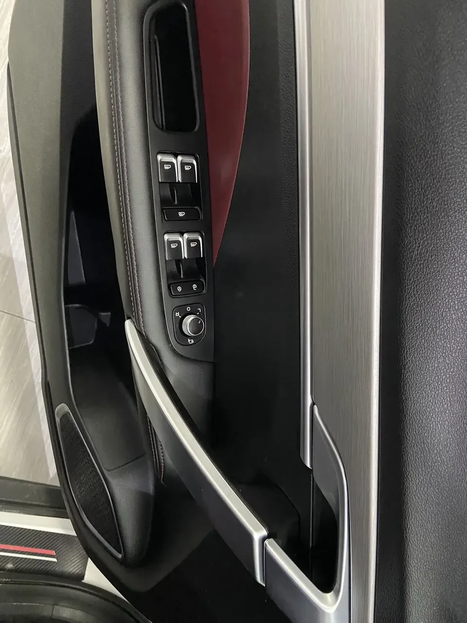 Geely Coolray SX11 Binyue 2021 240T DCT Platinum Edition 2023 — thumbnail 3