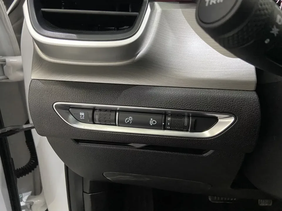 Geely Coolray SX11 Binyue 2021 240T DCT Platinum Edition 2023 — thumbnail 5