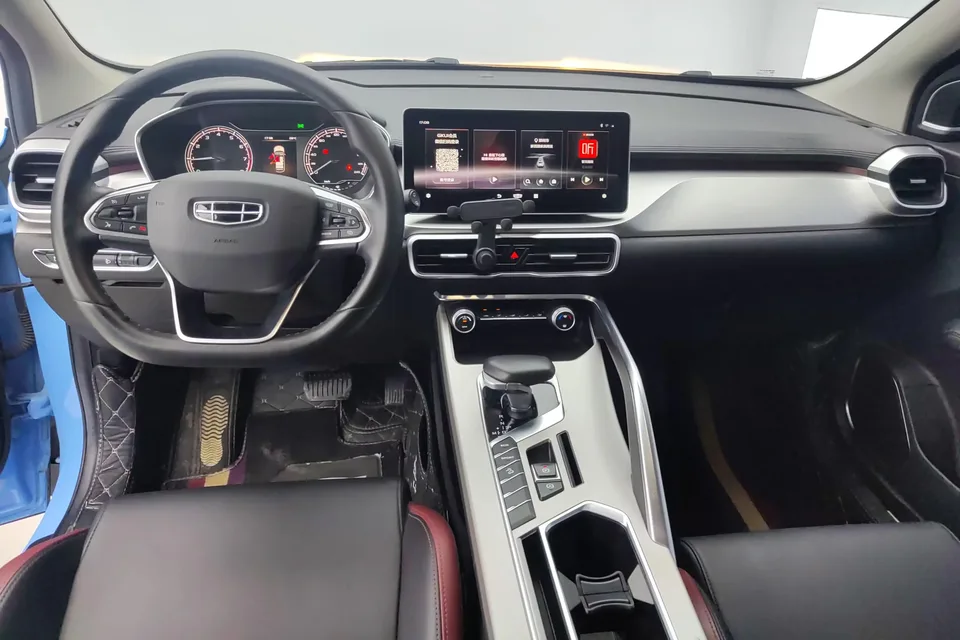 Geely Coolray SX11 Binyue 2021 240T DCT Diamond Edition 2022 — thumbnail 4