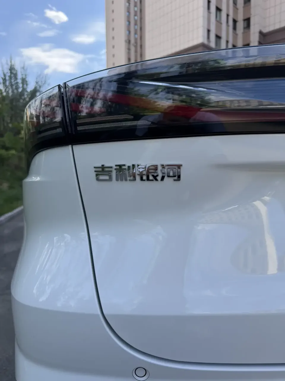 Geely Galaxy L6 Galaxy L6 2025 1.5 EM-i DHT 60KM Sailing Edition 2025 — thumbnail 4