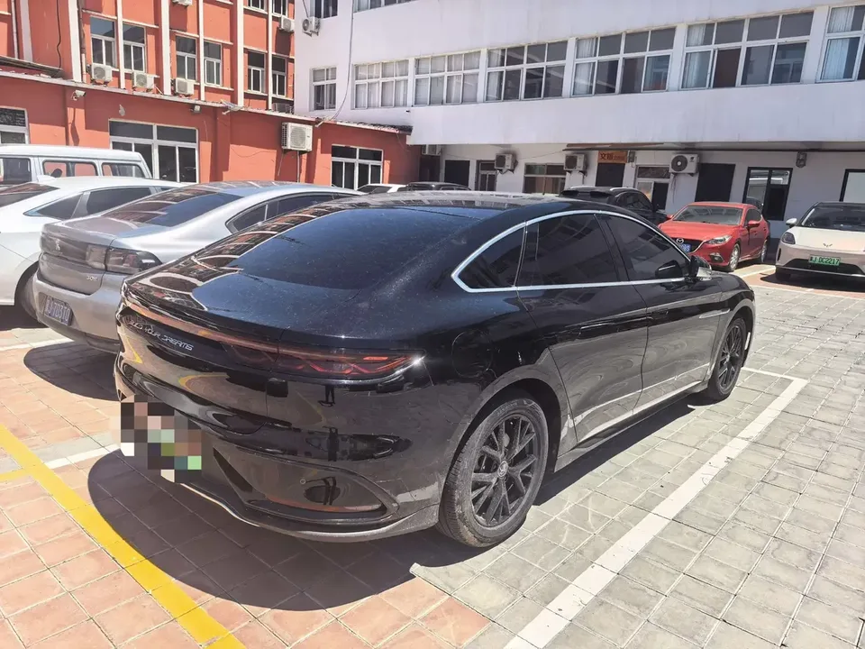 BYD Han DM Chinese DM 2023 DM-i Champion Edition 121KM Premium 2023 — thumbnail 4