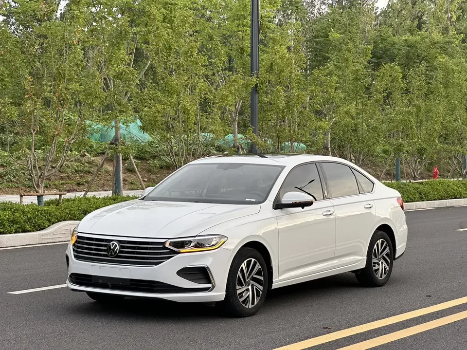 Volkswagen Lavida Lavida 2023 1.5L Automatic 5 Million Edition 2023 — photo 1, buy with delivery to Moscow