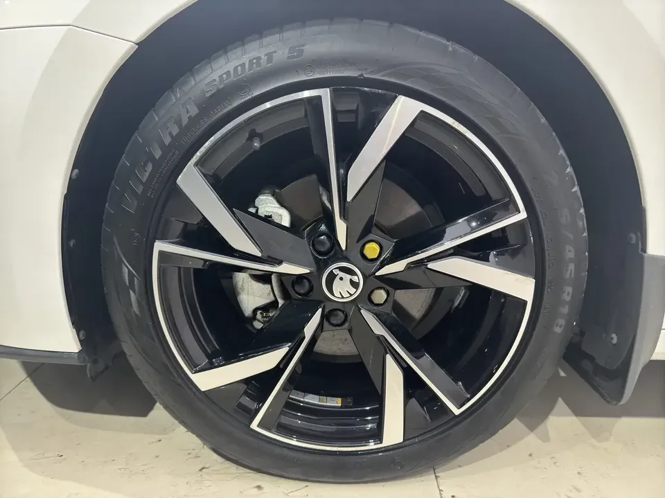 Skoda Octavia Octavia 2022 PRO TSI280 DSG Luxury Edition 2022 — thumbnail 3