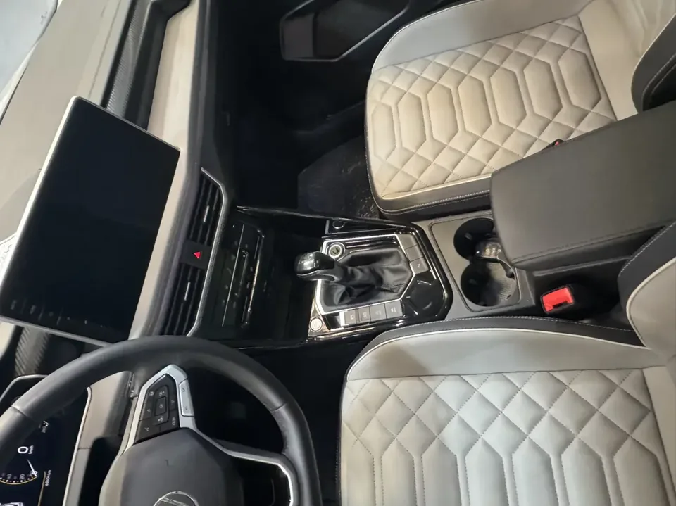Volkswagen Tayron Tanyue 2023 300TSI 2WD Luxury Plus Advanced Edition 2024 — thumbnail 4