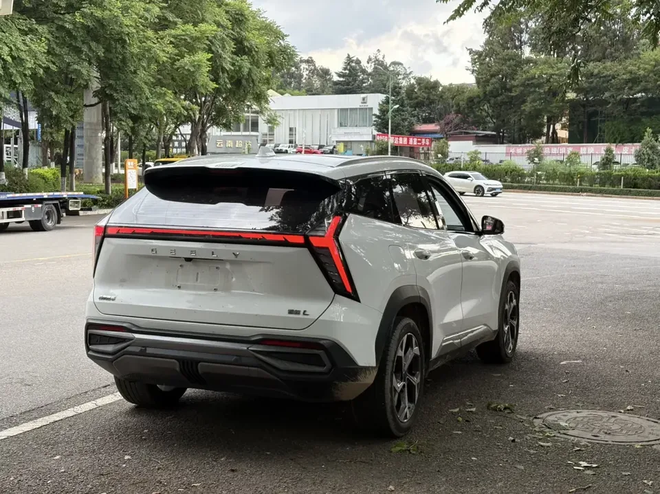 Geely Atlas L Boyue L 2023 1.5TD DCT Luxury 2023 — thumbnail 2