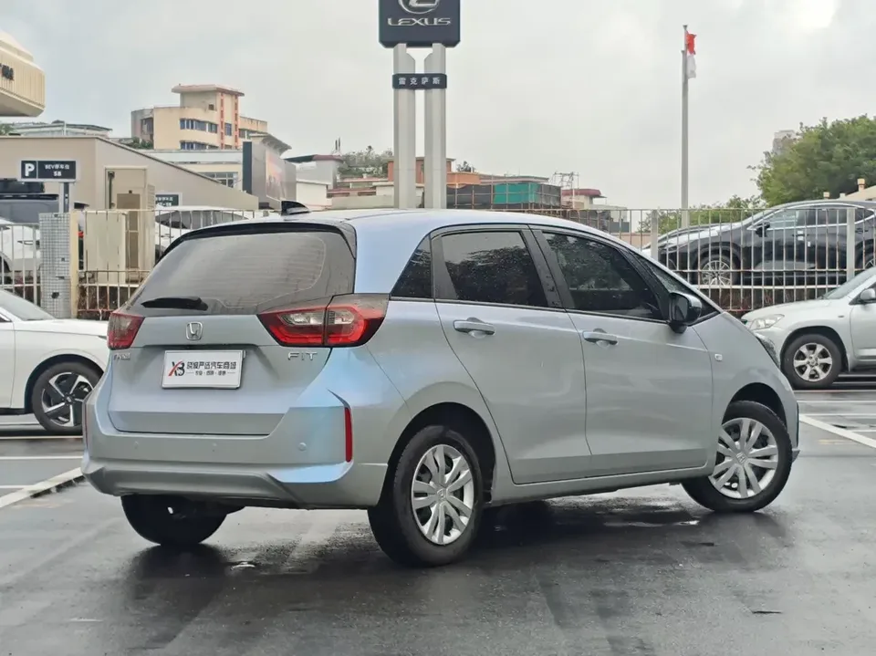 Honda FIT Fit 2023 1.5L CVT Trendy Edition 2025 — миниатюра 2