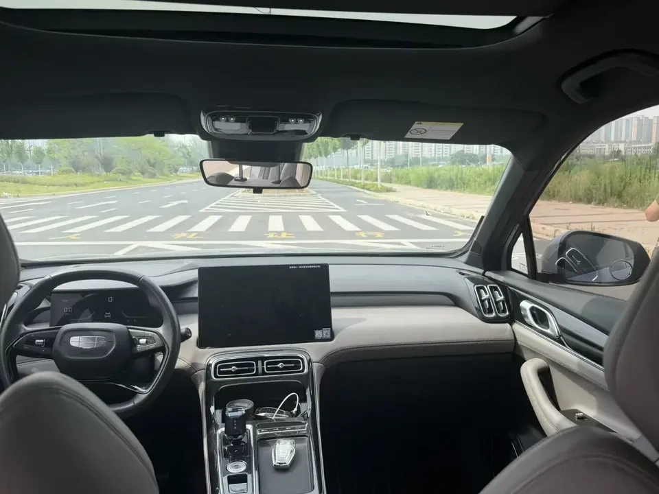Geely Atlas L Boyue L 2025 The fourth generation 1.5TD DCT Jinxiu 2025 — thumbnail 5